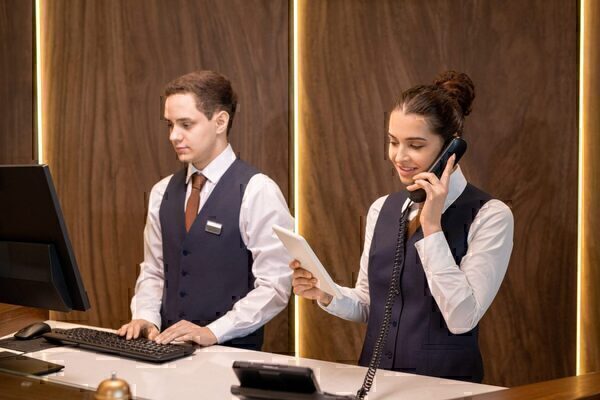 Habilidades de un recepcionista de hotel