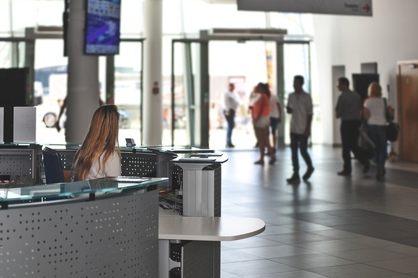 Cualidades de un recepcionista de hotel